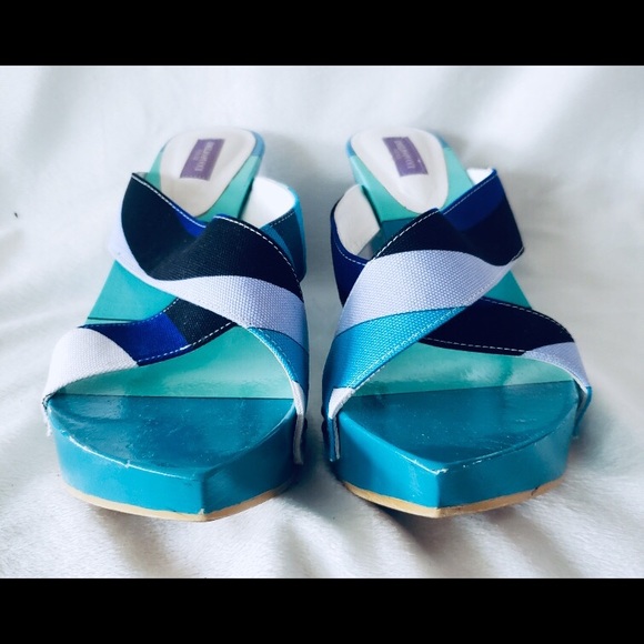 Emilio Pucci Shoes - EMILIO PUCCI Multicolor Blue Abstract Design.